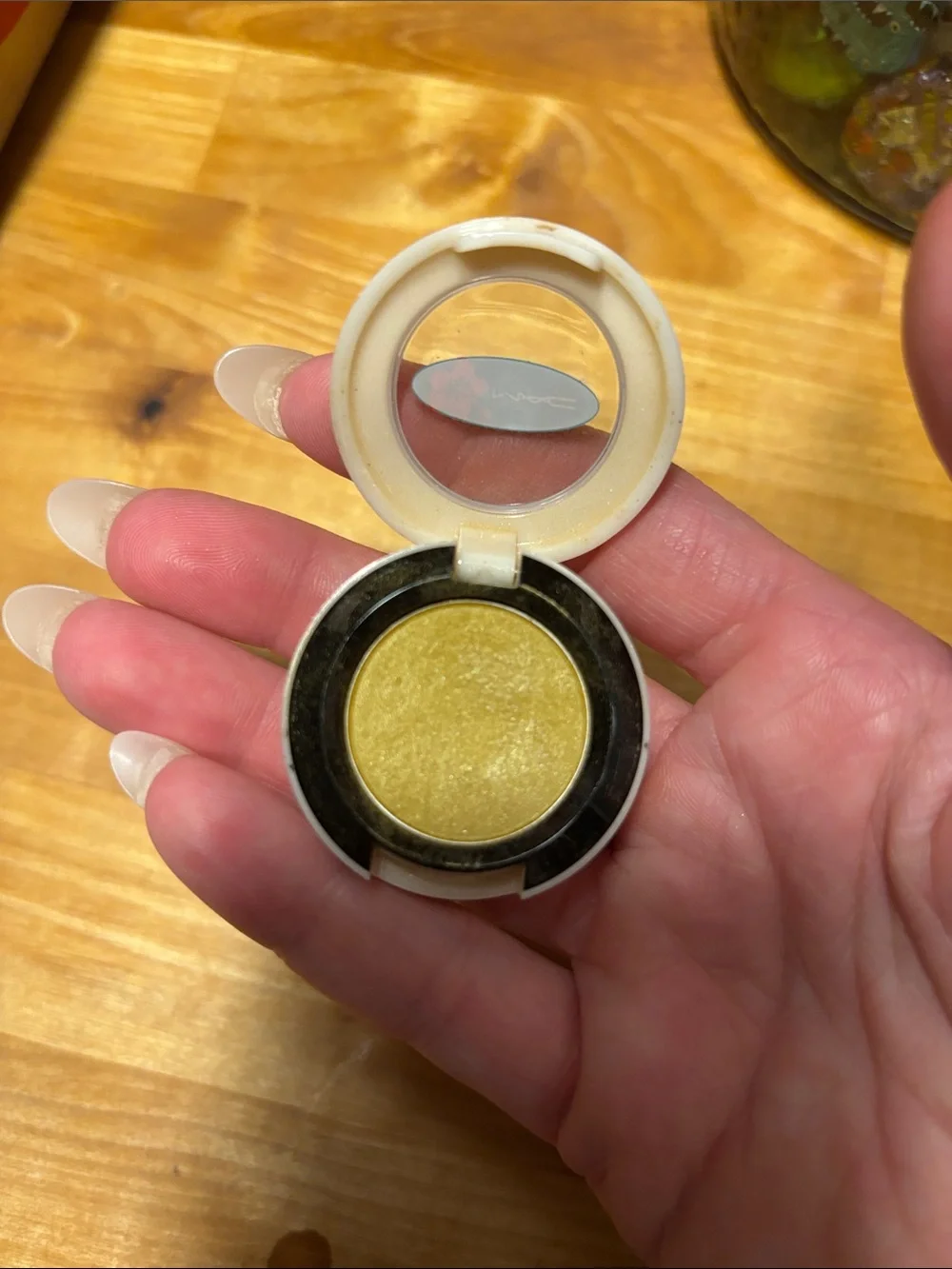 MAC Cosmetics Bright Gold Single Eyeshadow